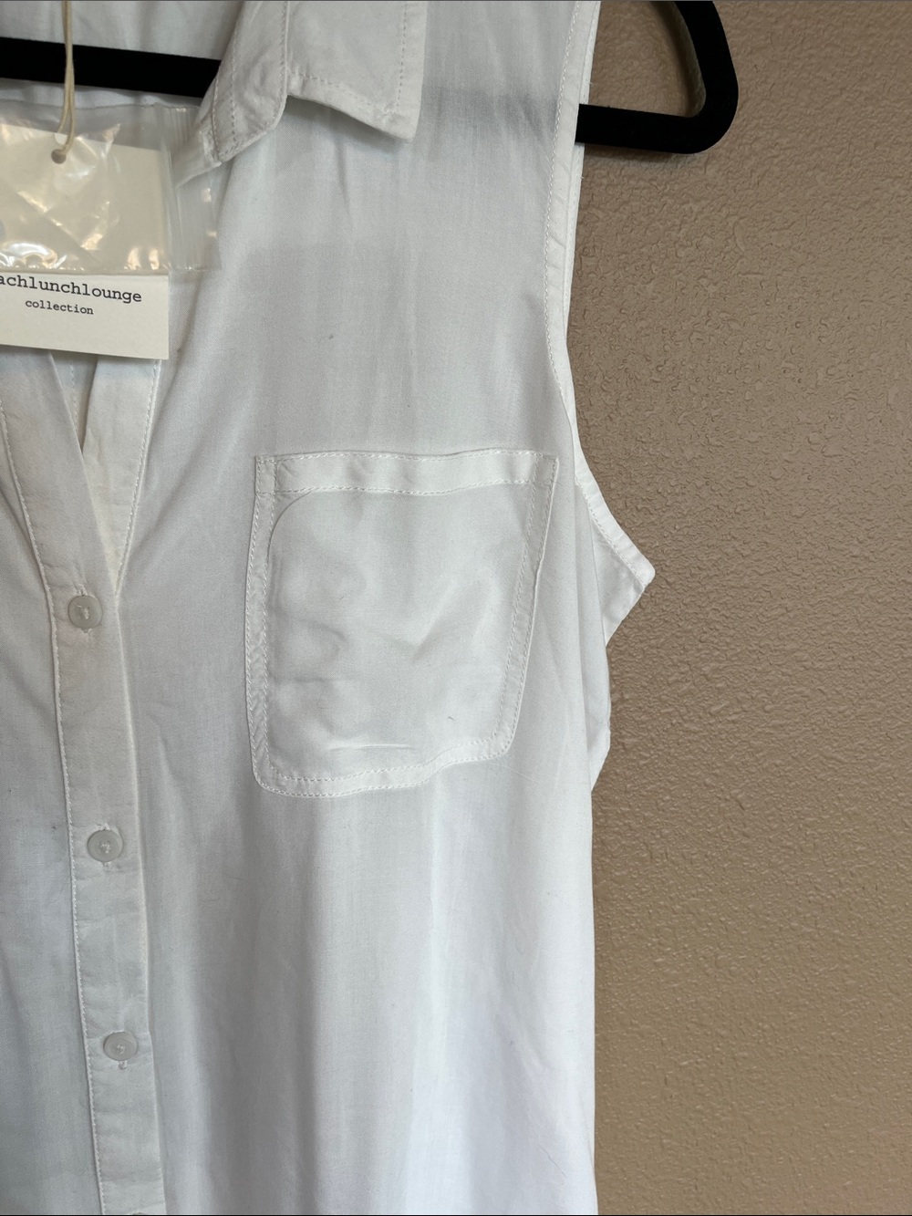 beachlunchlounge White Sleeveless Button-Down Shirt with Chest Pocket - Picture 5 of 9